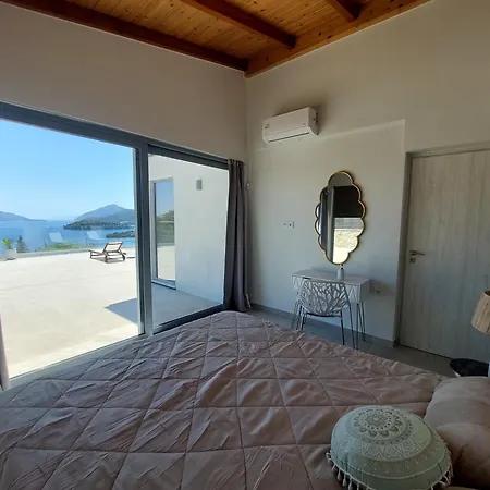Ninemia * Nydri (Lefkada)
